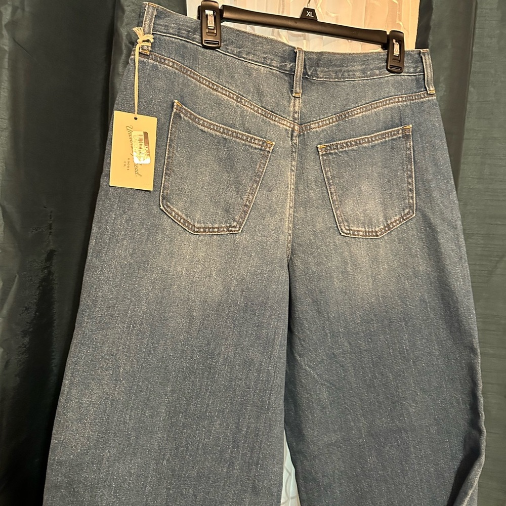 Universal Thread Women's Blue Flare Jeans - Picture 8 of 12